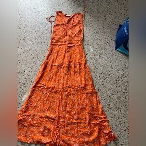 Faithfull The Brand Gita Midi Dress in the Audrey Floral Orange print med